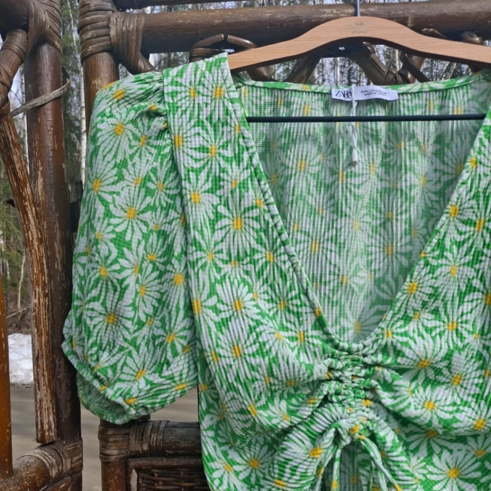 🍀3/15 Floral Green Puff Sleeve Top